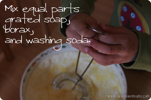 Mix-DIY-Laundry-Soap